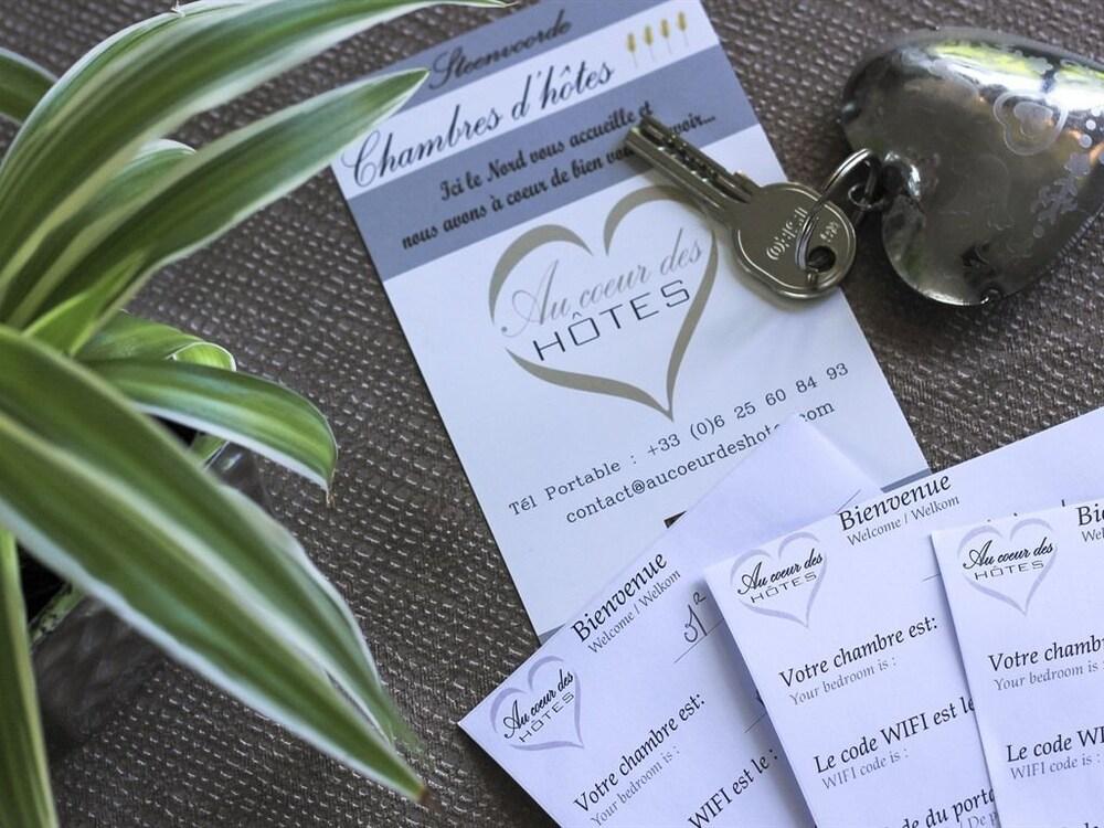 Au Coeur Des Hôtes Steenvoorde Exterior foto