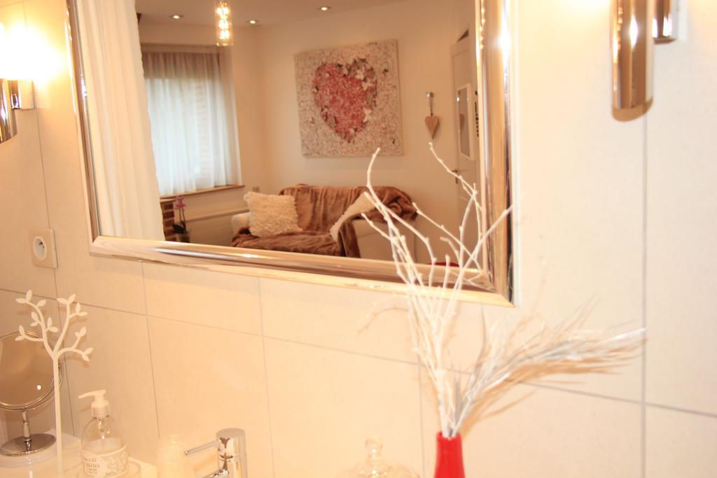 Au Coeur Des Hôtes Steenvoorde Zimmer foto