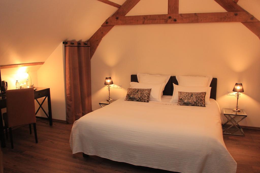 Au Coeur Des Hôtes Steenvoorde Zimmer foto