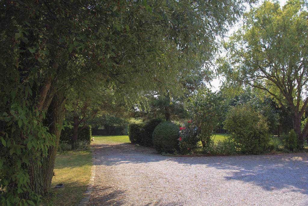 Au Coeur Des Hôtes Steenvoorde Exterior foto