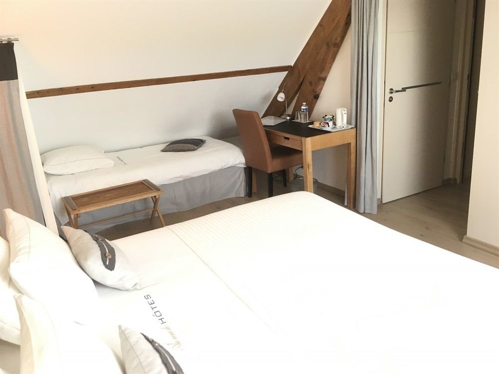 Au Coeur Des Hôtes Steenvoorde Exterior foto